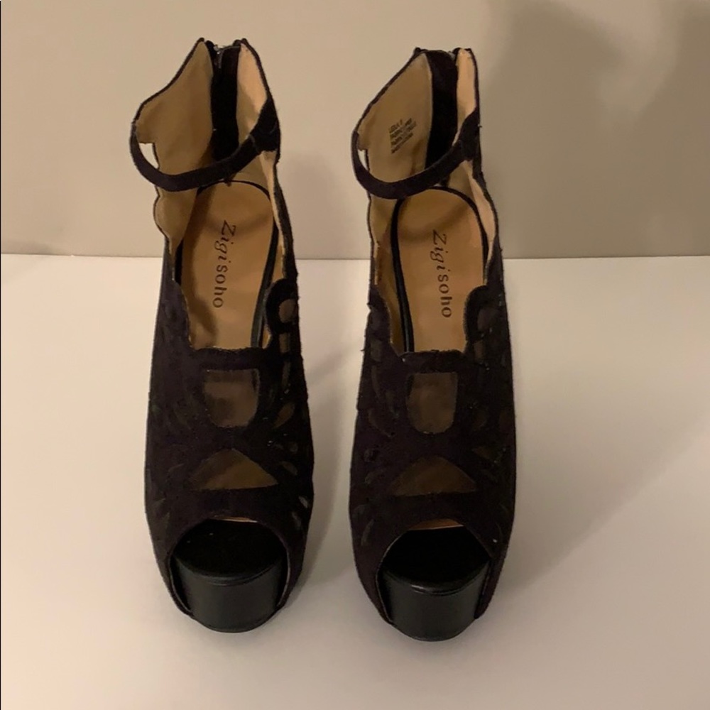 ZigiSoho Sexy Black Lacey Suede Peep Toe Platforms - Picture 3 of 10